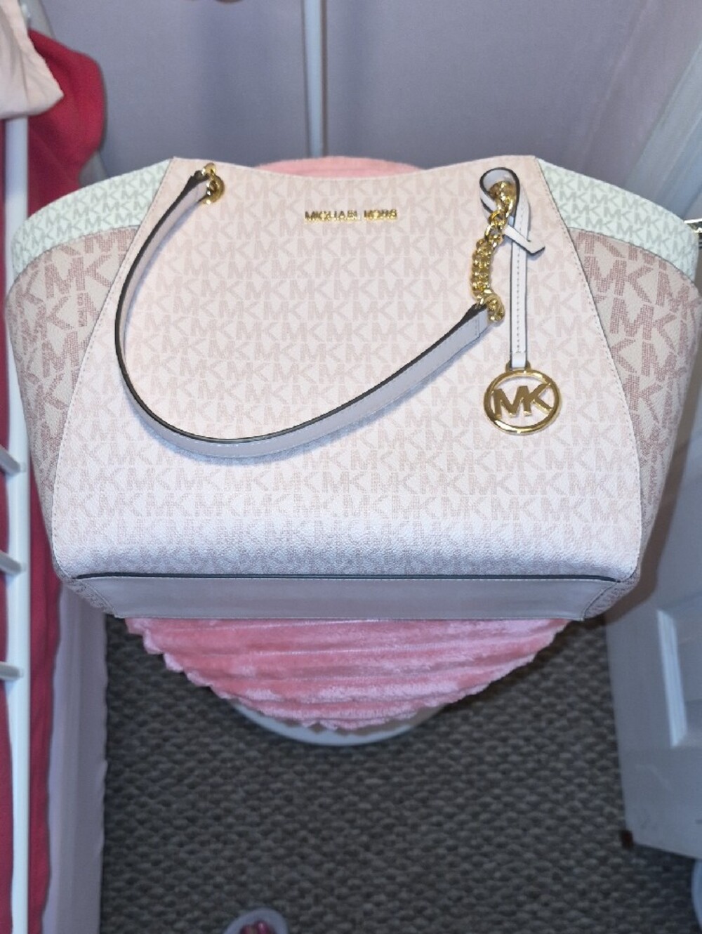 Michael Kors Pink MK Signature Tote with Gold Chain Handles And Matching Wallet - Picture 3 of 9
